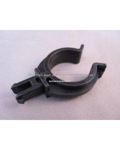 09403-26301 GT380 550 clamb side cover (last ones available)