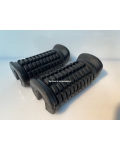 43551-31001 rubber front footrest GT750 J early model  (only 1 set available)