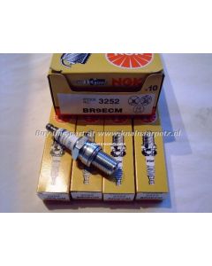 NGK BR9ECM Spark Plugs RGV250